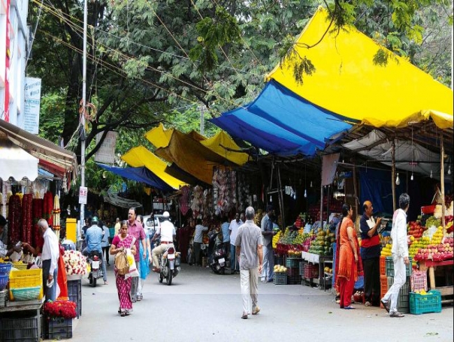 Hyderabad: Cops go easy on encroachment by fruit vendors