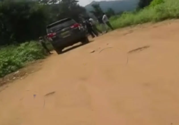 Viral Video: Naxals Surrounded MLA Kidari's Car!