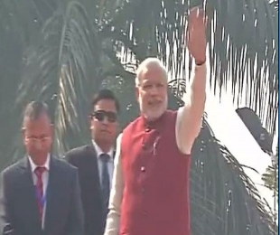 On ‘Good Governance day’, PM Modi in Varanasi, nominates more people for Clean India campaign