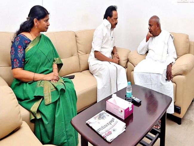 HD Deve Gowda visits M Karunanidhi, says he had role in his career