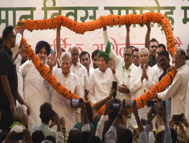 Nitish, Pawar call for new Opposition front, with Congress, to defeat BJP in 2024