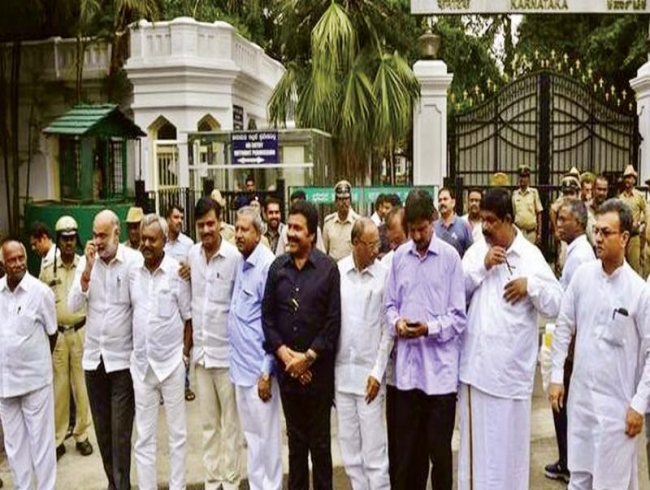 16 disqualified K'taka MLAs to join BJP today, Roshan Baig's name 'missing' on list