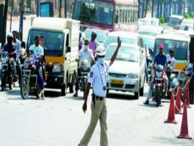 Bengaluru: Traffic cop flags down biker, gets manhandled