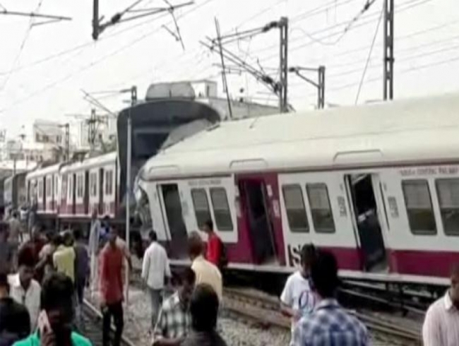 MMTS Hits Intercity Train In Kachiguda Station, 20 Injured
