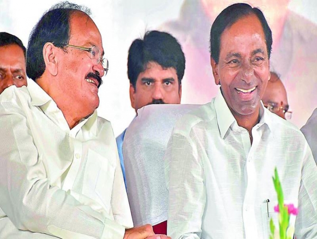 Resolve split disputes, Venkaiah Naidu tells Telangana, AP