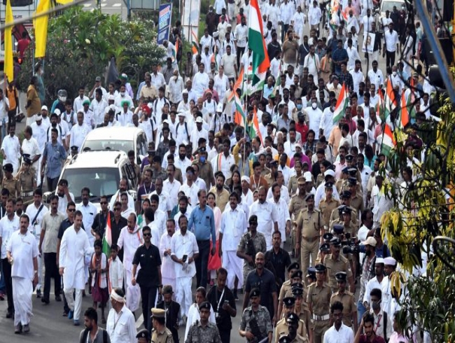 Second day of Kerala leg of Bharat Jodo Yatra sees huge turnout