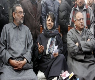 PDP chief Mehbooba Mufti to meet Governor over J&K government formation
