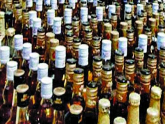 Chennai: 5 held for selling liquor illegally, 52 bottles seized