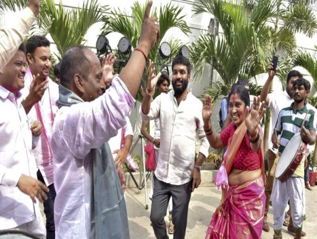 TRS set to rule Telangana for second term, party celebrates after early trends