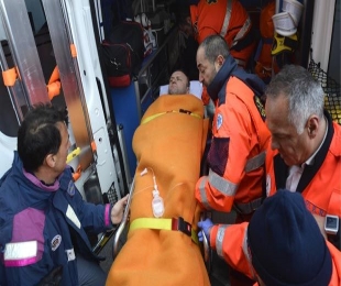 Rescued ferry passengers arrive in Italy, 149 still stranded