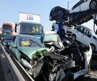 2 die, 20 injured in 28-car pile-up on UP Expressway