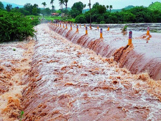 Chirravati River overflowing in Anantapur