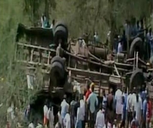 Tamil Nadu: 7 die as bus falls into valley