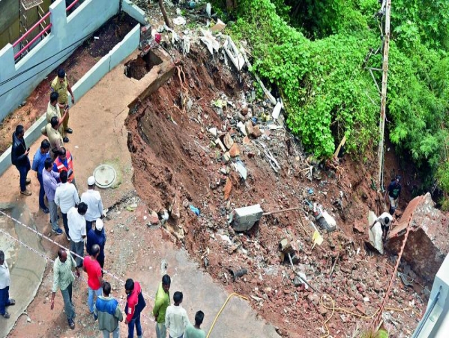 Hyderabad rains: Landslide buries dhobighat, 2 dead
