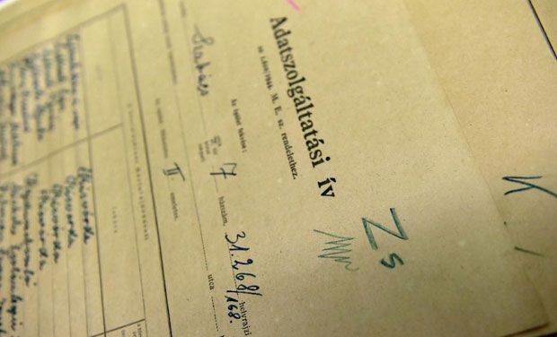 Holocaust documents trove unearthed in Budapest apartment