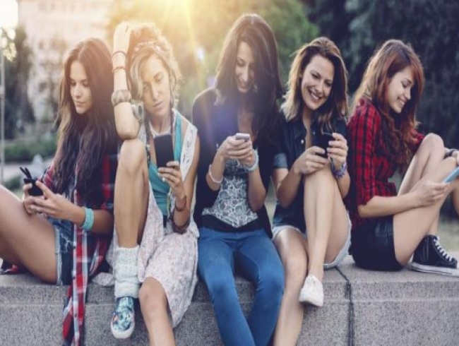 Teenagers say social media has a positive impact on their lives