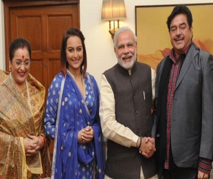 Sonakshi Sinha meets Prime Minister Narendra Modi with family