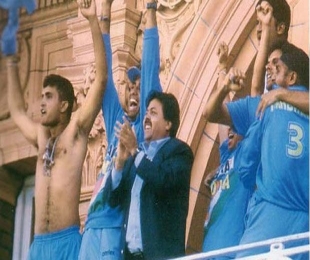 Sachin Tendulkar, Rahul Dravid refused to take off shirts at Lord's: Rajiv Shukla