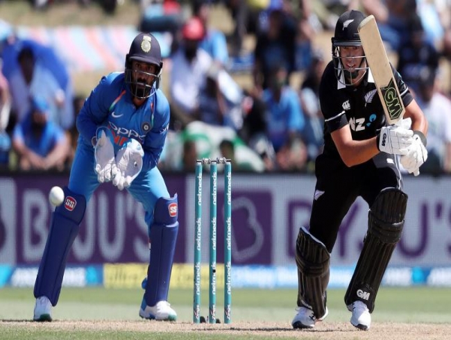 LIVE| NZ vs Ind 3rd ODI: Hardik Pandya strikes twice, Taylor nears century