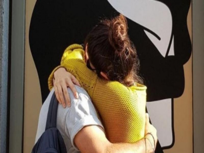 See photo: Virat Kohli hugs his 'one and only' Anushka Sharma in new Instagram post