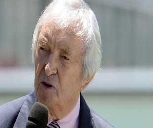 'Pope' of cricket Richie Benaud dies at 84