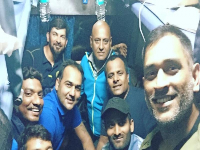 MS Dhoni takes train with Jharkhand teammates after 13 years
