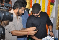 Javan Movie Opening Albums